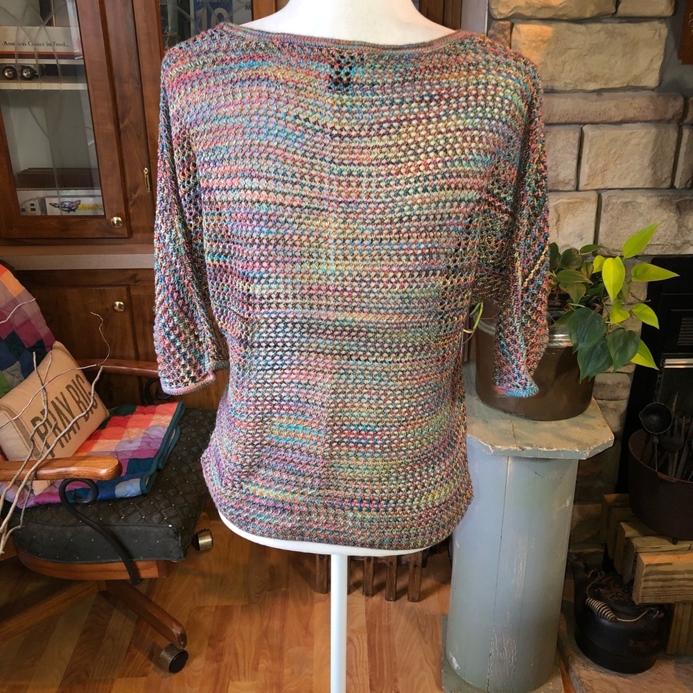 NEW DIRECTIONS SIZE SMALL MULTICOLORED SHORT SLEEVE BATWING SUMMER SWEATER. - Picture 4 of 4